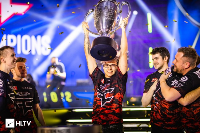 JackeyLove：这个赛前Solo真不如石头剪刀布！这样进度还能快点！