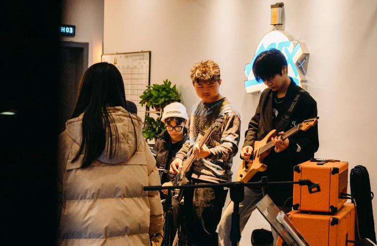 Falcons 将在 IEM Dallas 2025 半决赛中对阵 Vitality